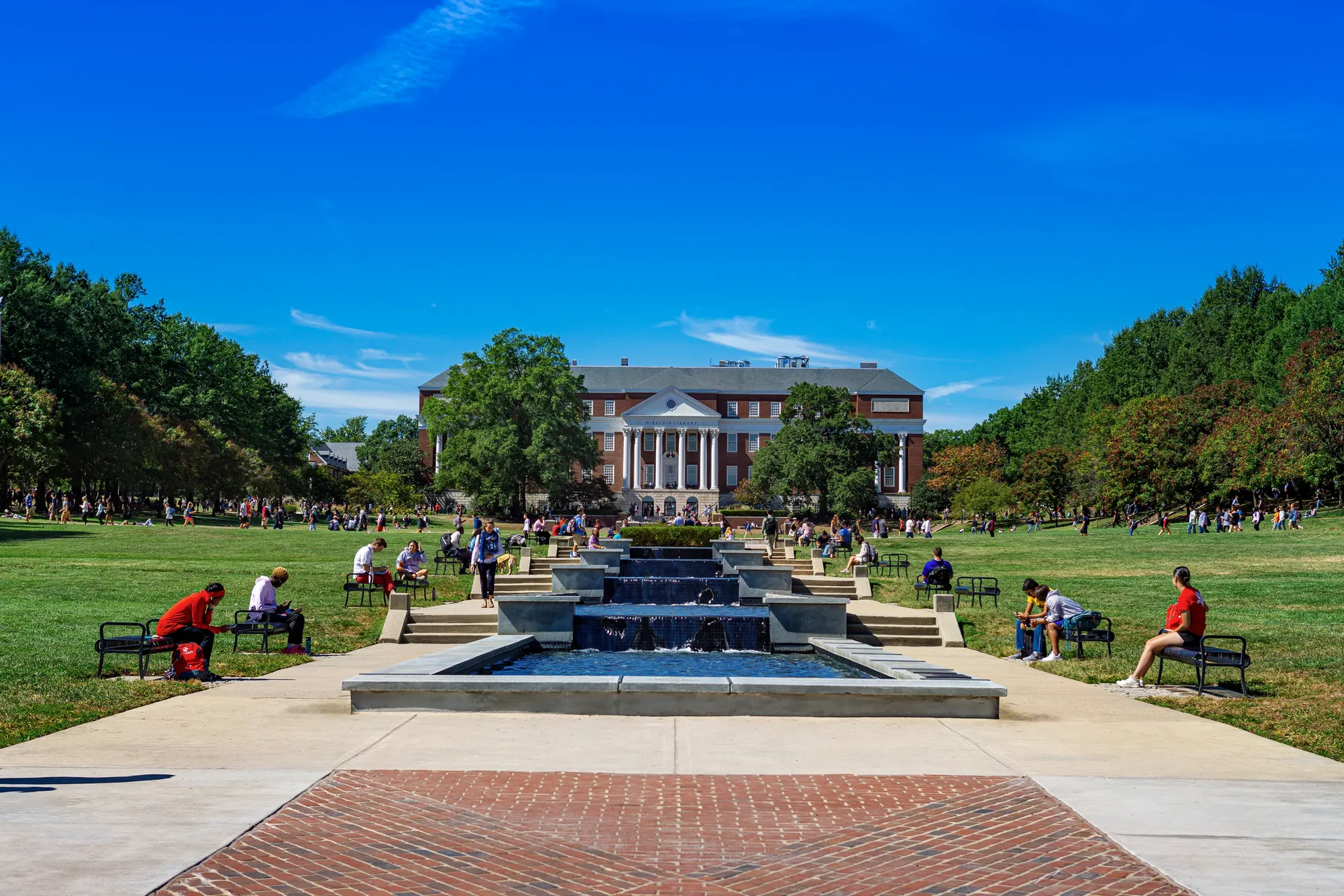 Students on the Mall